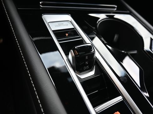 Used 2024 Volkswagen Atlas Cross Sport SEL Premium R-Line image 33