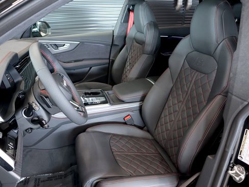 New 2026 Audi SQ8 Prestige image 6