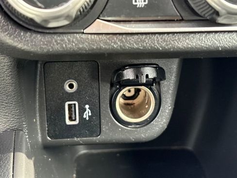 Used 2020 Nissan Versa S image 17