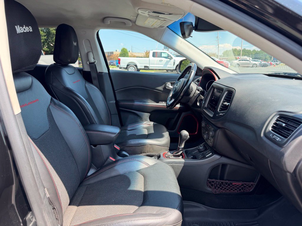 Used 2019 Jeep Compass Trailhawk w/ Cold Weather Group AWD/4WD image 30