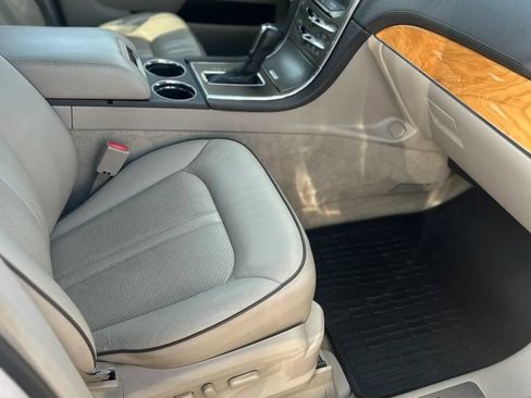 Used 2013 Lincoln MKX AWD image 17