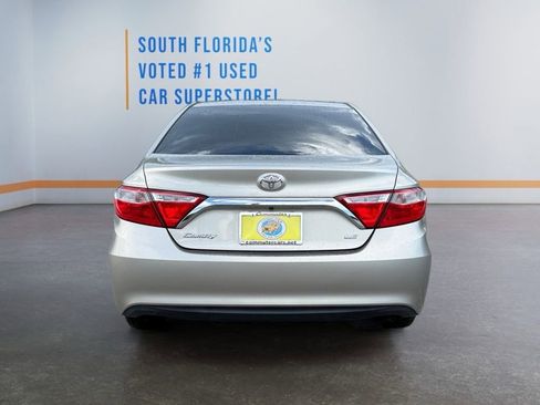 Used 2015 Toyota Camry LE FWD image 5