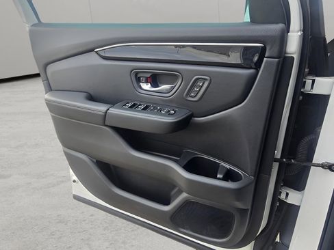 Used 2024 Honda Pilot Touring image 16