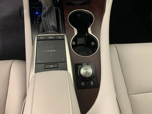 Used 2020 Lexus RX 450h AWD w/ Premium Package image 27