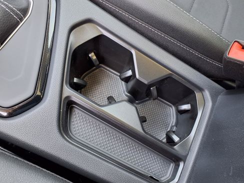 New 2026 Volkswagen Taos SE FWD image 20