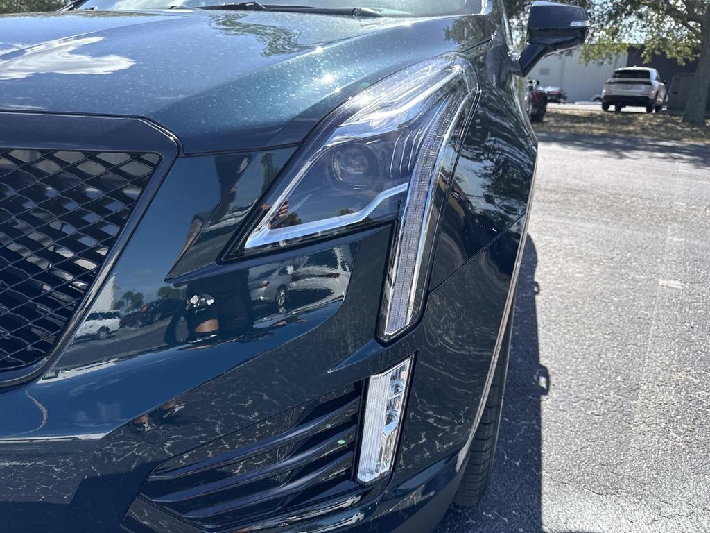 New 2026 Cadillac XT5 Premium Luxury w/ LPO, ONYX Package AWD/4WD image 9