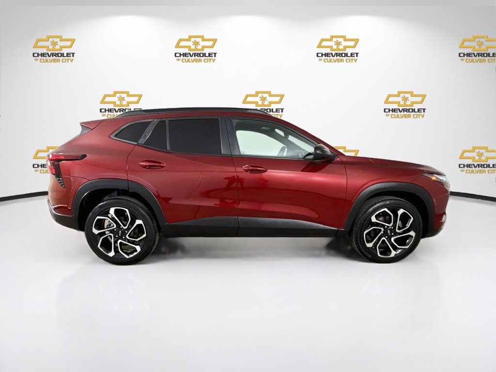 Used 2024 Chevrolet Trax RS FWD image 9
