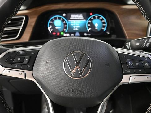 Used 2024 Volkswagen Atlas SE image 31