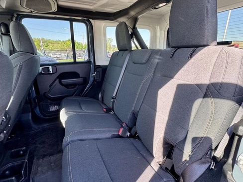 Used 2024 Jeep Wrangler Sport S image 10