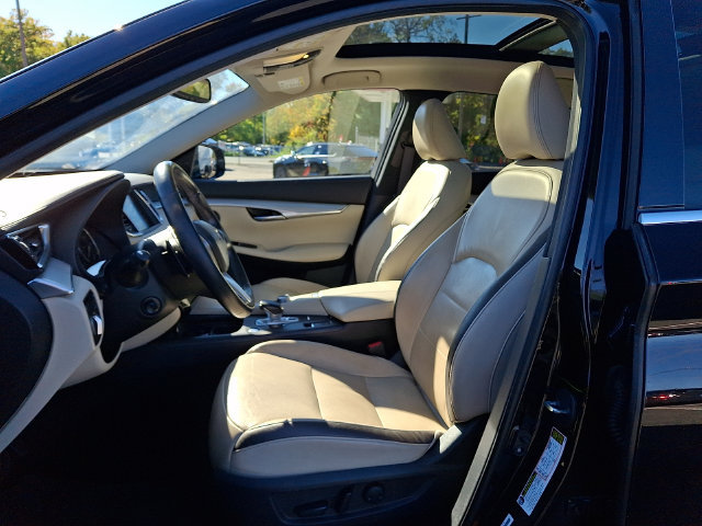 Used 2019 INFINITI QX50 Essential w/ Premium Heat Package AWD/4WD image 11