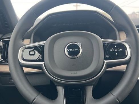 New 2026 Volvo XC90 T8 Plus w/ Protection Package Premier AWD/4WD image 13