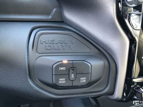 New 2026 RAM 2500 Laramie AWD/4WD image 18