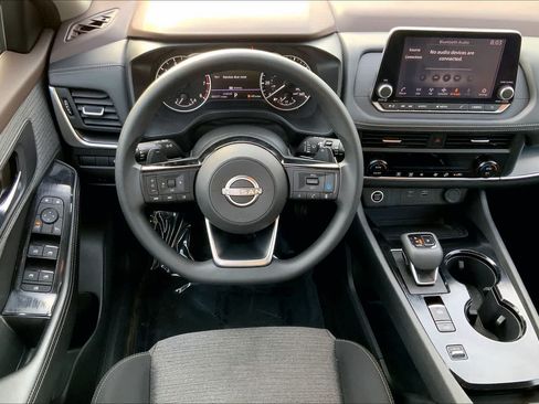 Used 2023 Nissan Rogue SV FWD image 6