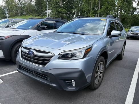 Used 2020 Subaru Outback Premium AWD/4WD image 3