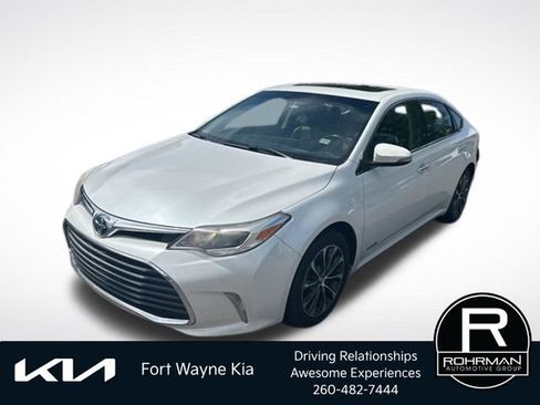 Used 2016 Toyota Avalon XLE Premium FWD image 1
