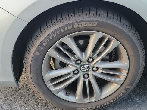 Used 2016 Toyota Camry SE FWD image 7