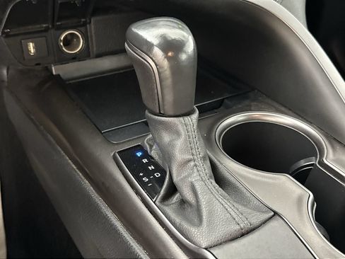 Used 2021 Toyota Camry SE FWD image 20