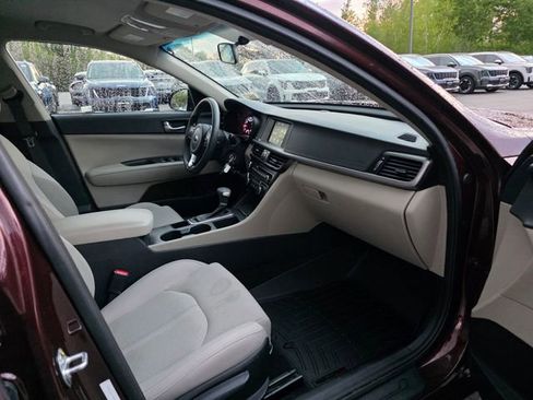 Used 2018 Kia Optima LX w/ 17" Alloy Wheels Package FWD image 11