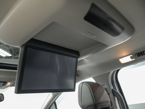 Used 2024 Toyota Sienna XLE w/ XLE Plus Package FWD image 26