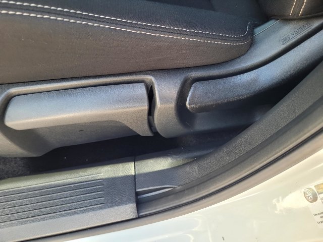 Used 2023 Nissan Rogue S FWD image 11