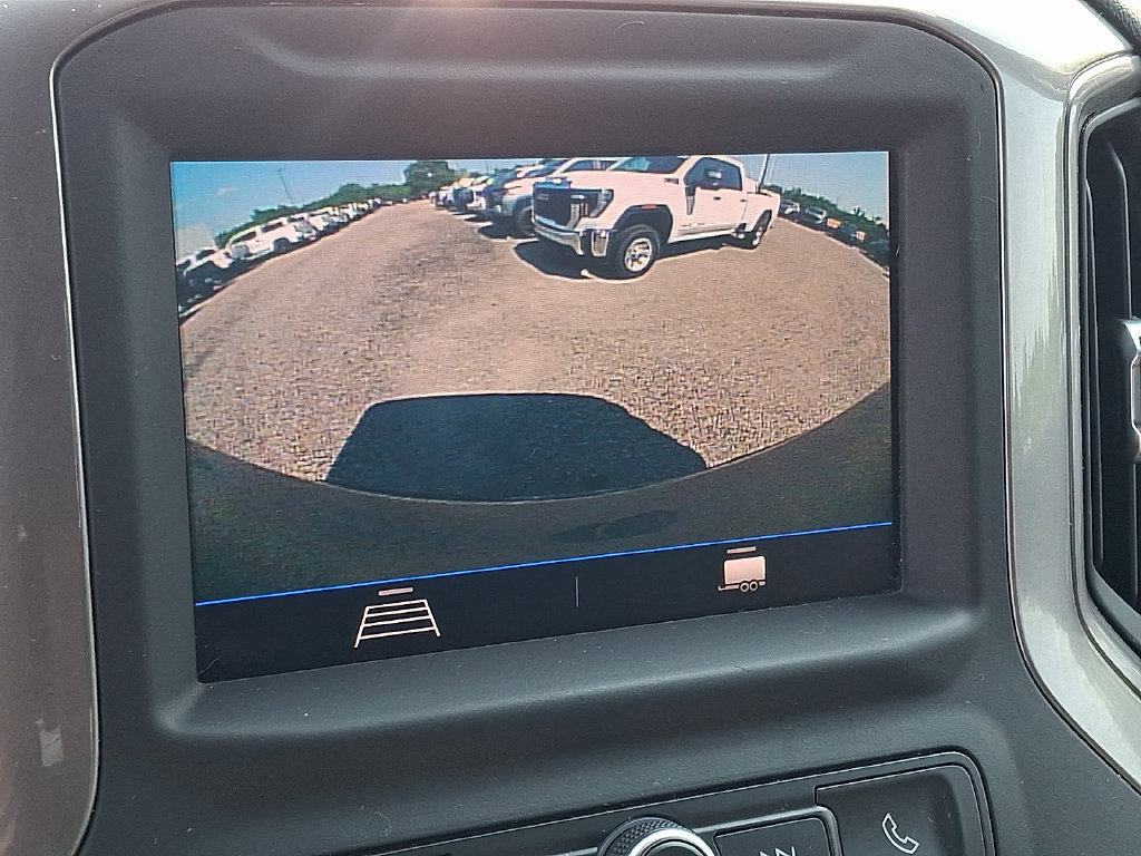 Used 2020 Chevrolet Silverado 1500 Custom w/ Custom Value Package AWD/4WD image 4