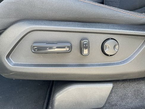 Used 2025 Honda Pilot Sport image 11