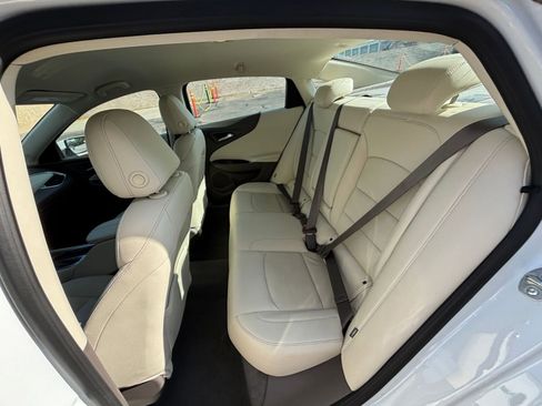 Used 2024 Chevrolet Malibu LT image 38