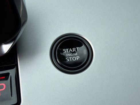 New 2026 Land Rover Range Rover SV AWD/4WD image 30