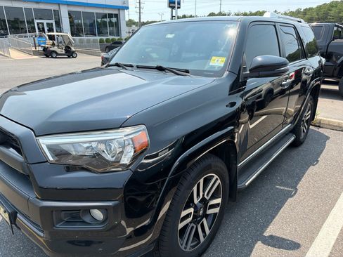 Used 2017 Toyota 4Runner Limited AWD/4WD image 6