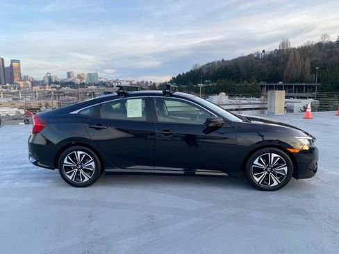 Used 2018 Honda Civic EX-T image 2