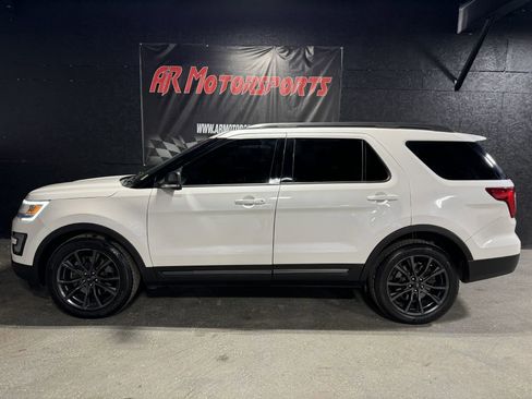 Used 2017 Ford Explorer XLT w/ Equipment Group 202A image 2