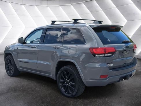 Used 2021 Jeep Grand Cherokee Laredo X AWD/4WD image 4