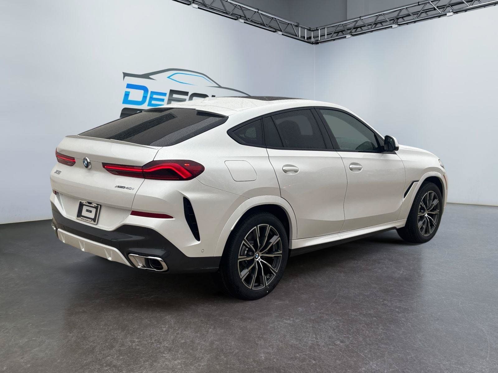 Used 2026 BMW X6 xDrive40i AWD/4WD image 3