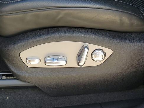 Used 2022 Porsche Macan image 17