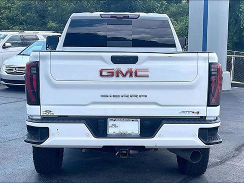 Used 2024 GMC Sierra 2500 AT4 w/ AT4 Premium Plus Package AWD/4WD image 4