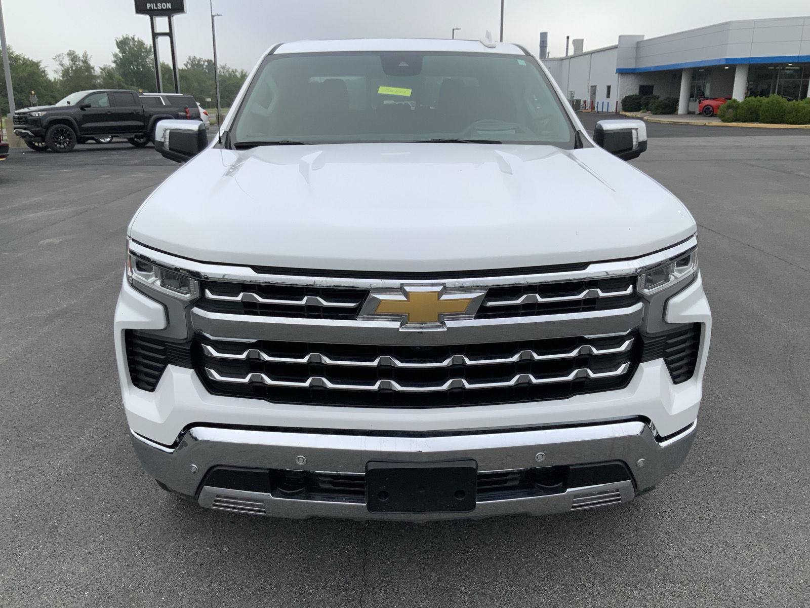 Used 2024 Chevrolet Silverado 1500 LTZ w/ LTZ Premium Package AWD/4WD image 3