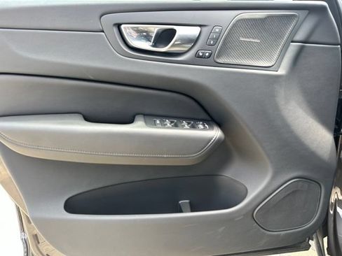 Certified 2023 Volvo XC60 B5 Plus w/ Climate Package AWD/4WD image 17