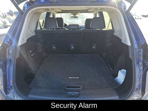 Used 2023 Nissan Rogue SV w/ SV Premium B Package image 10