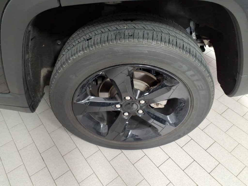 Used 2023 Jeep Grand Cherokee Altitude AWD/4WD image 8