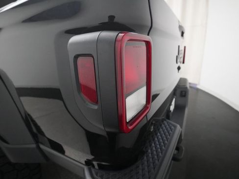 Used 2021 Jeep Gladiator Willys image 30