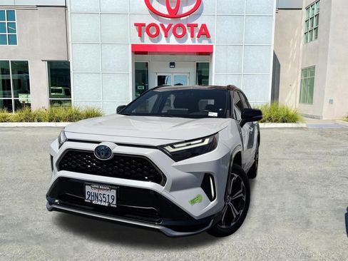 Used 2023 Toyota RAV4 XSE w/ Weather Package AWD/4WD image 5