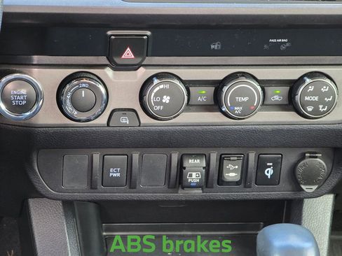 Used 2019 Toyota Tacoma TRD Sport AWD/4WD image 20