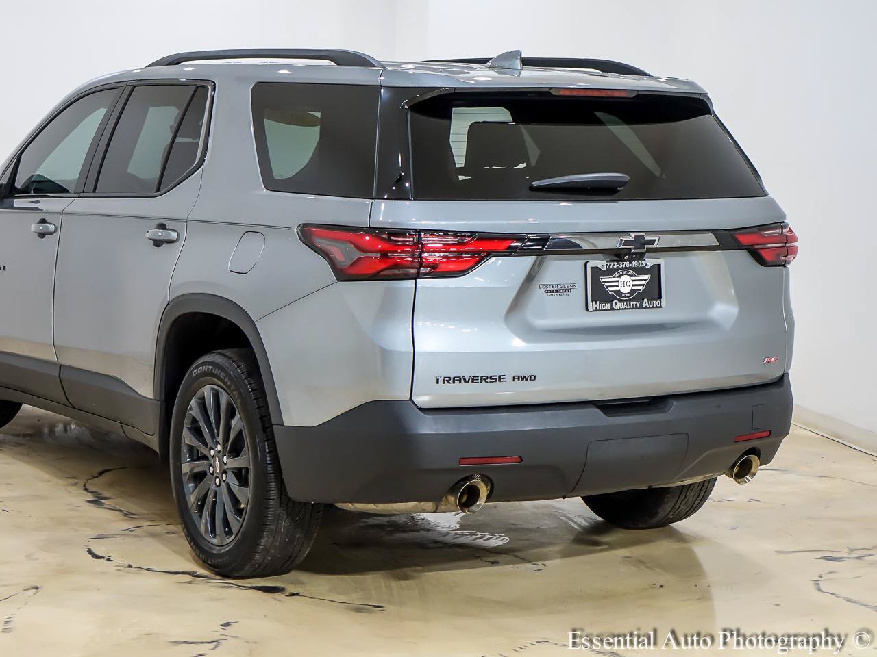 Used 2023 Chevrolet Traverse RS w/ LPO, Floor Liner Package AWD/4WD image 9
