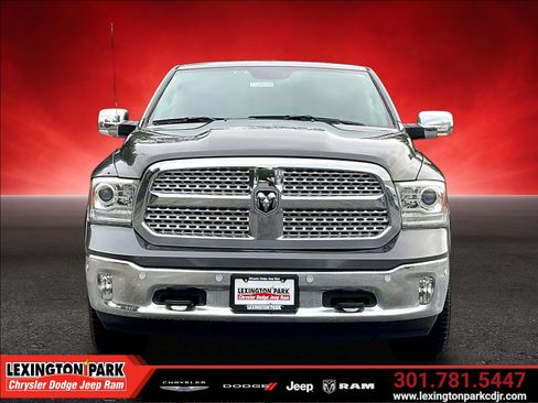 Used 2018 RAM 1500 Laramie w/ Convenience Group AWD/4WD image 2