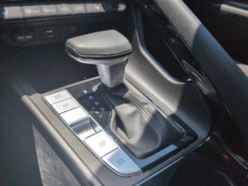 Certified 2025 Hyundai Elantra SEL FWD image 15