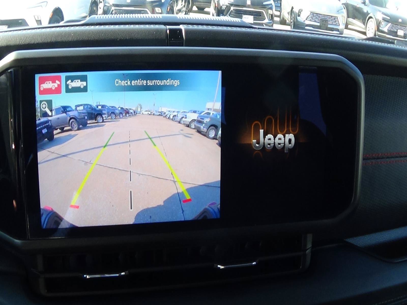 Used 2024 Jeep Gladiator Rubicon w/ Technology Group AWD/4WD image 29
