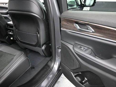 New 2026 Jeep Grand Cherokee Altitude image 20