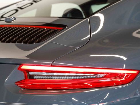 Used 2017 Porsche 911 Carrera image 22