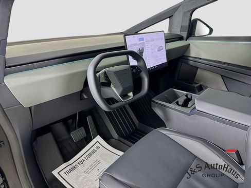 Used 2025 Tesla Cybertruck AWD Crew Cab image 9