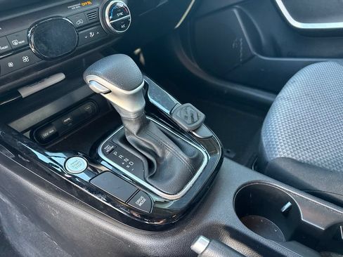 Certified 2023 Kia Soul S FWD image 6